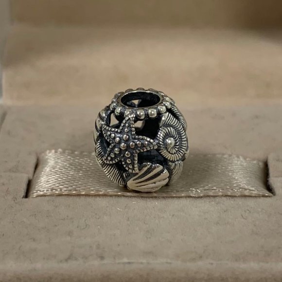 Pandora Openwork Starfish, Shells & Hearts Charm - Picture 6 of 8